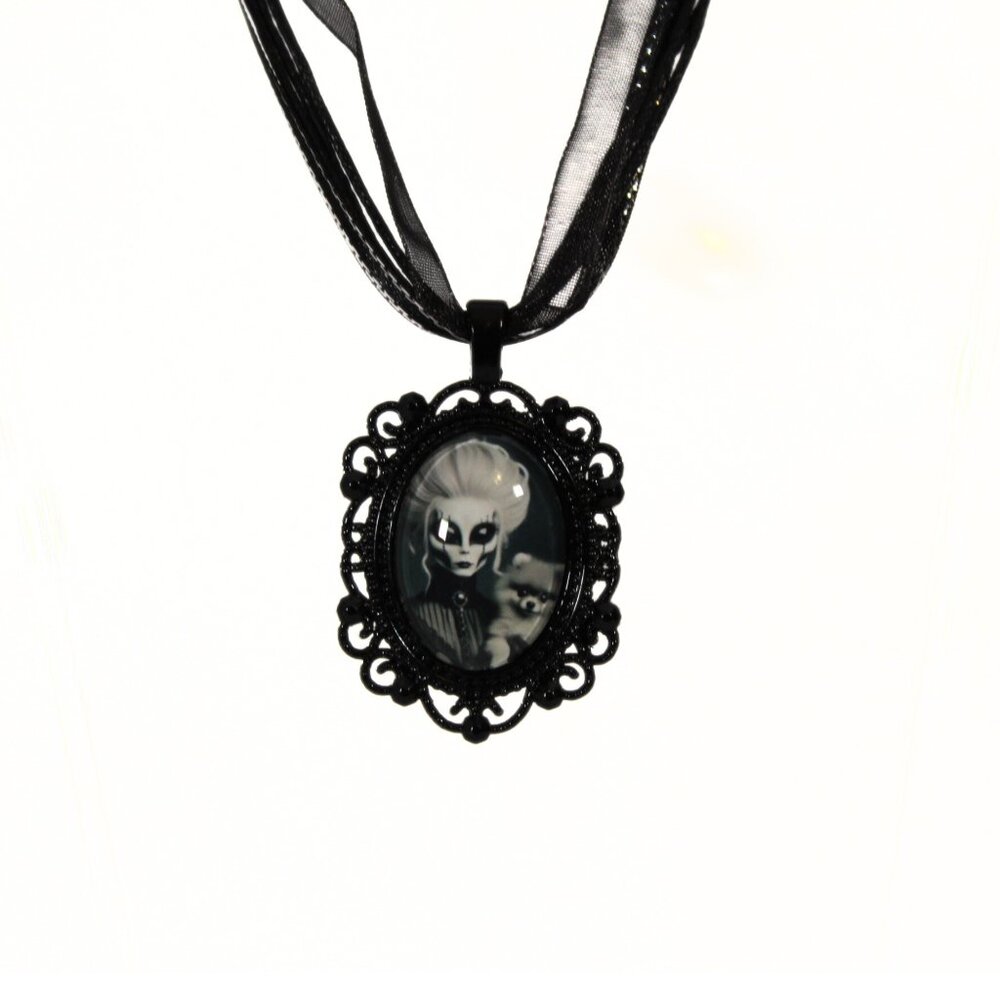 🔨 Gothic Alien & Puppy "Beyond the Stars" Necklace